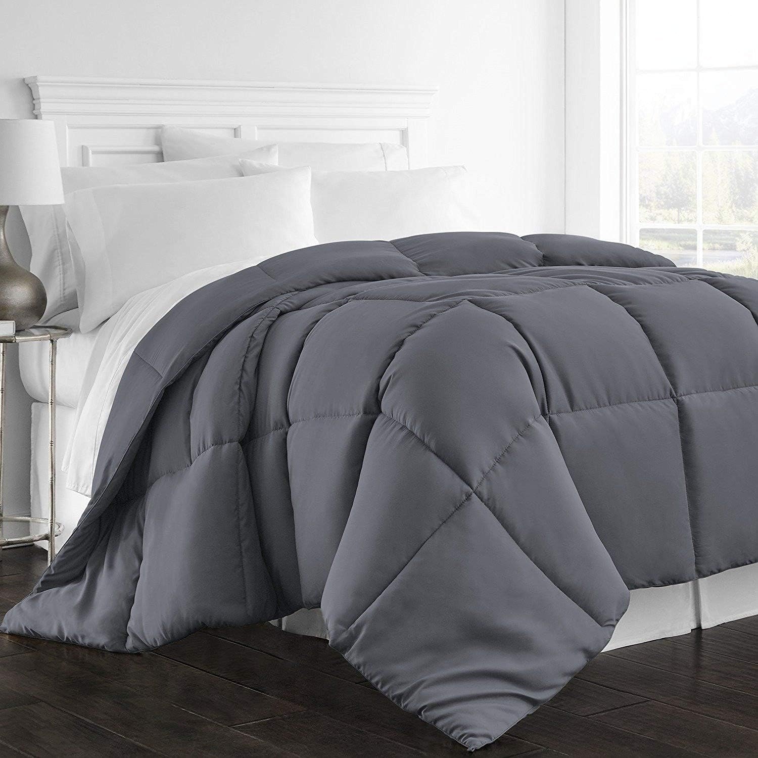 Beckham Hotel Collection Comforter